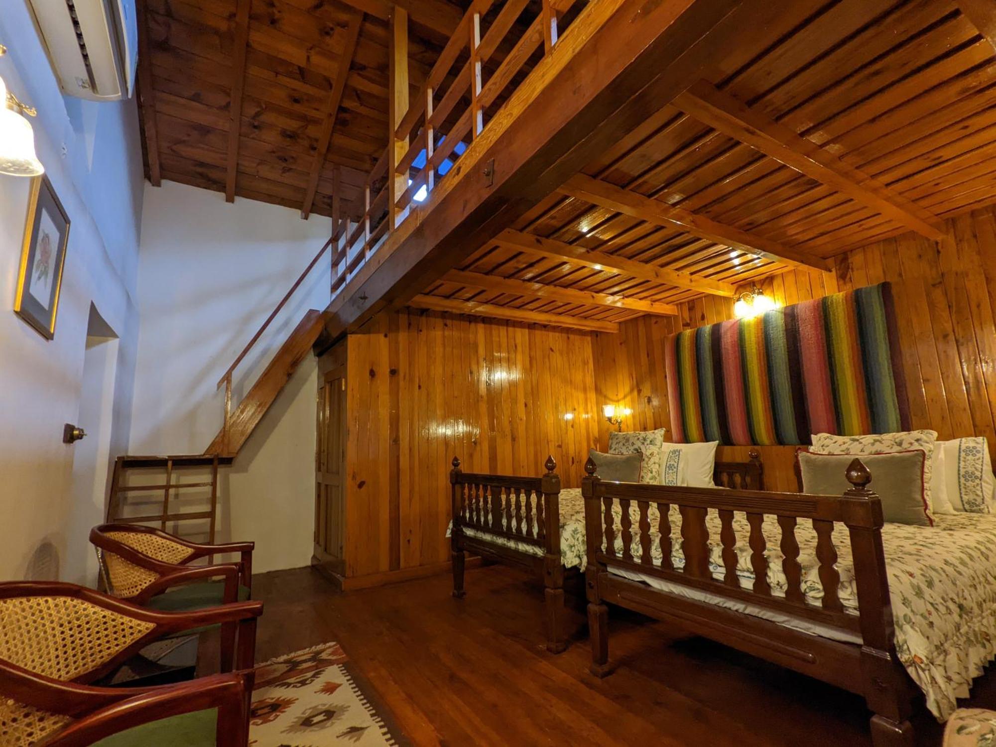 Hotel Blue Book At Gethia, Nainital Esterno foto