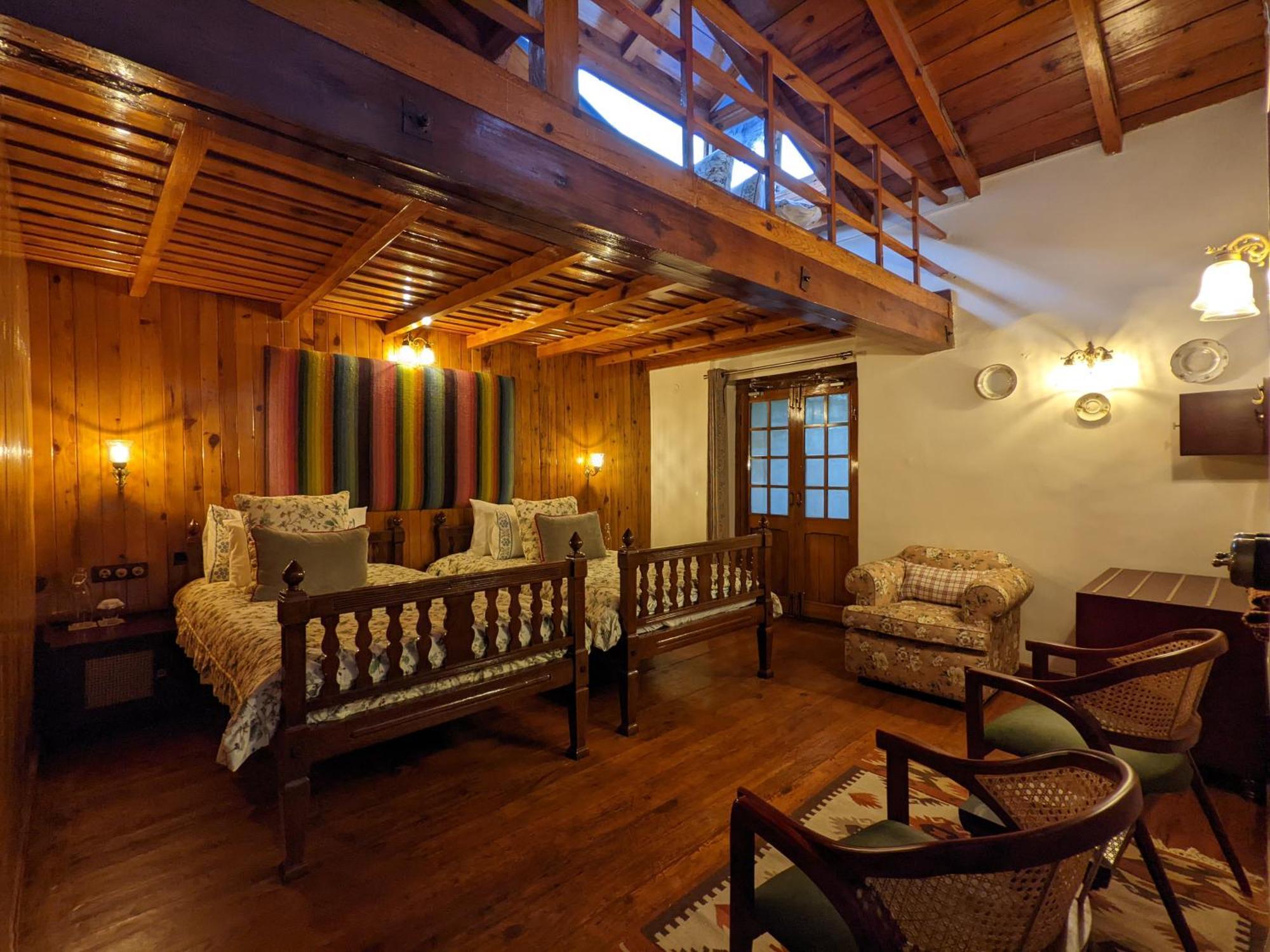 Hotel Blue Book At Gethia, Nainital Esterno foto